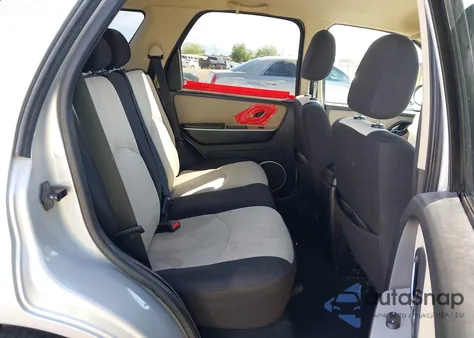 2005 Mercury Mariner Luxury/Premier from USA, damaged, VIN 4M2YU56155DJ06054